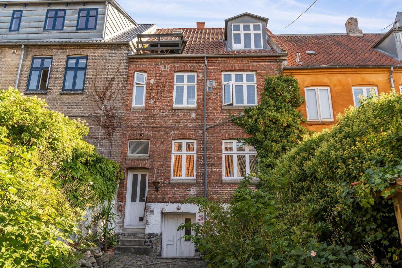 Beautiful Private Apartment, With Garden, Roof Terraze, 150 Square M, 2 Floors, 2 Bedrooms And An Extra Bed In The Livingroom Århus Eksteriør billede